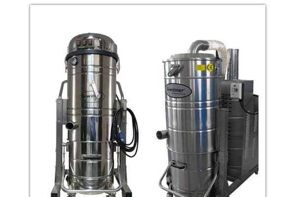 What is the working principle of an industrial vacuum cleaner?